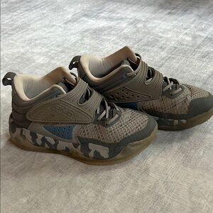 AND1 Kids Sneakers in Gray and Blue